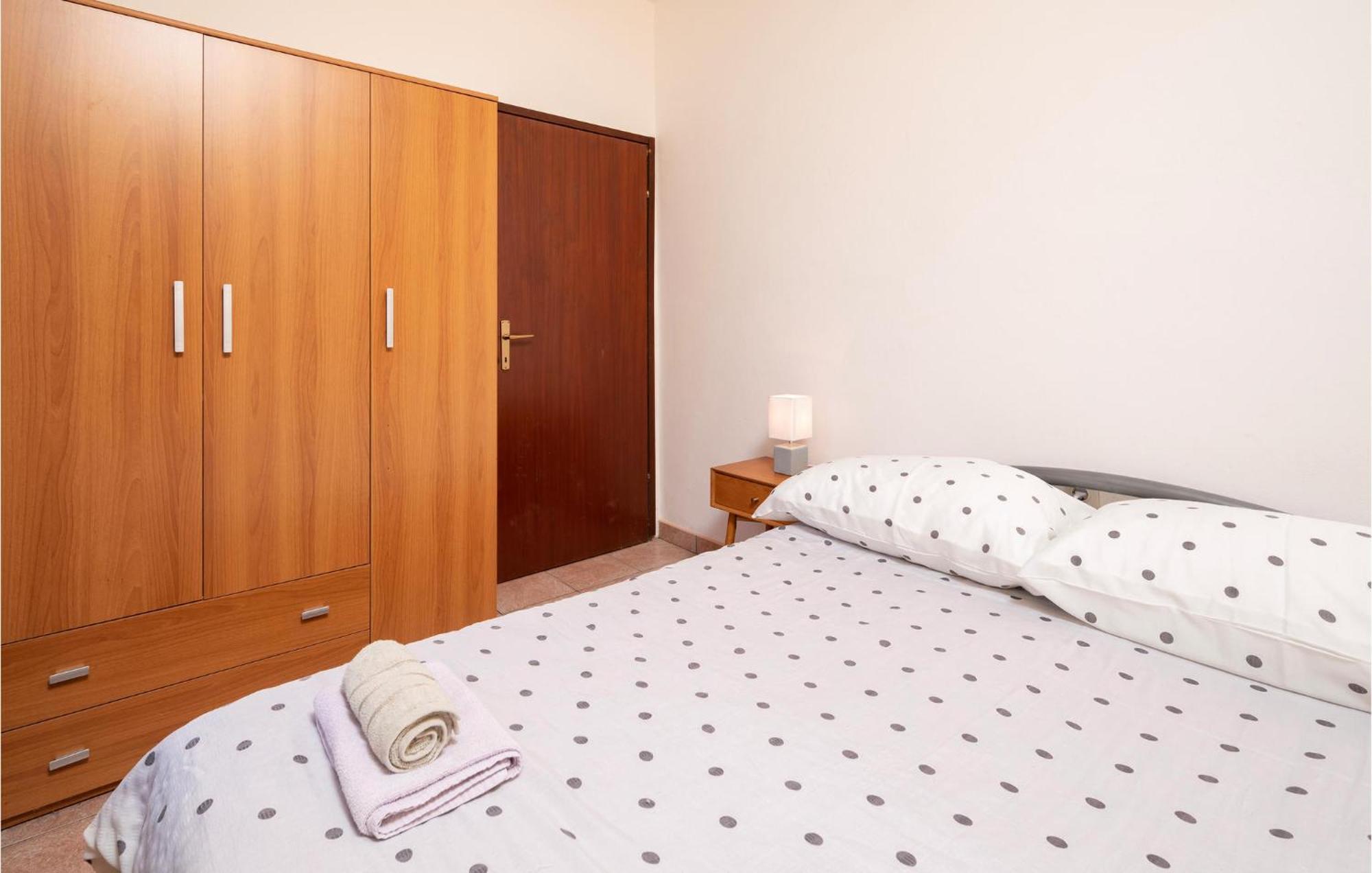 Cozy Apartment In Fazana With Kitchen Eksteriør bilde